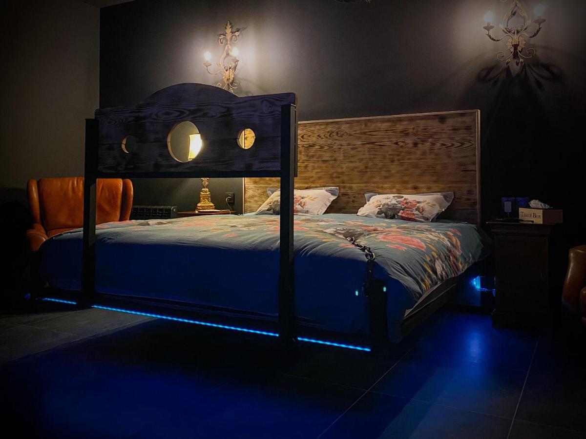 Loveroom Avec Jacuzzi 01 Chazey-sur-Ain Eksteriør billede